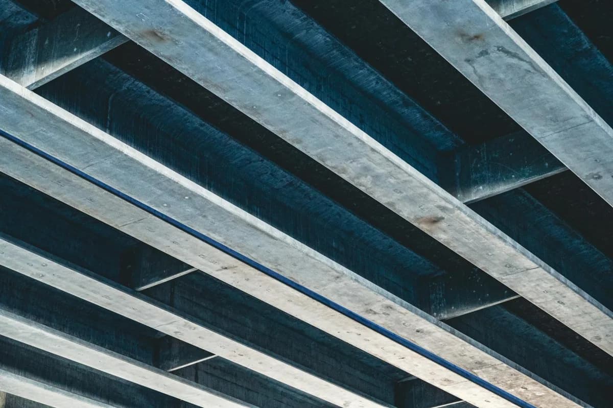 Металлоконструкции vs бетон для склада