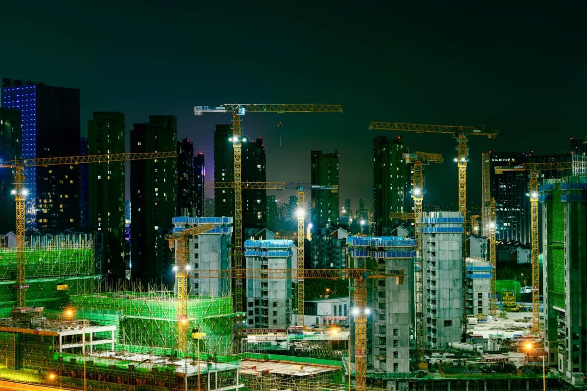 Строительный бум в Алматы 2025–2026: почему сейчас выгодно строить склад